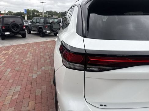 Used 2026 Volkswagen Tiguan SE R-Line FWD image 10