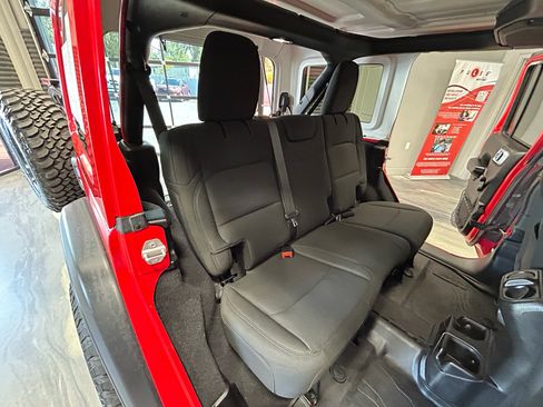 Used 2019 Jeep Wrangler Unlimited Sport AWD/4WD image 44