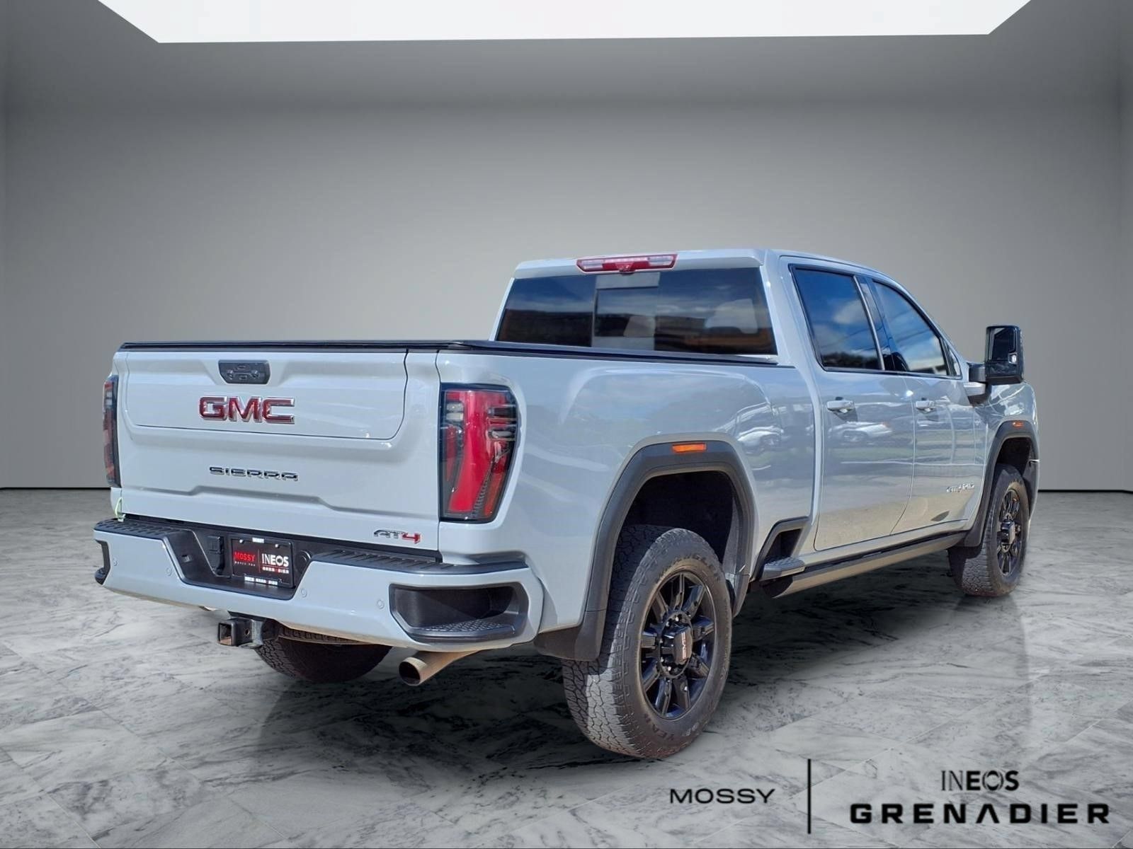 Used 2025 GMC Sierra 2500 AT4 w/ AT4 Premium Plus Package AWD/4WD image 7