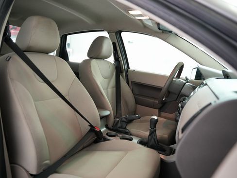 Used 2009 Ford Focus S image 41