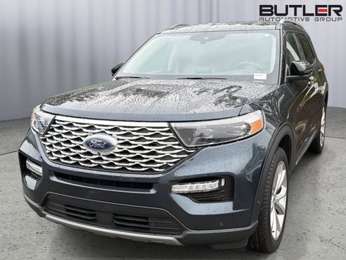 Certified 2023 Ford Explorer Platinum w/ Technology Package AWD/4WD image 3