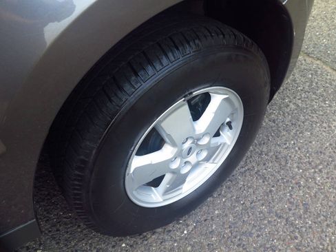 Used 2009 Ford Escape XLT FWD image 34