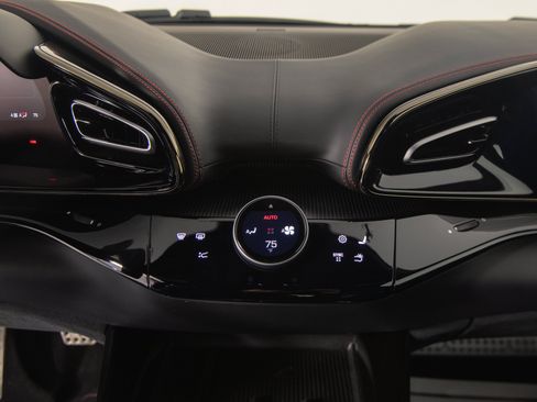 Certified 2025 Ferrari Purosangue AWD/4WD image 22