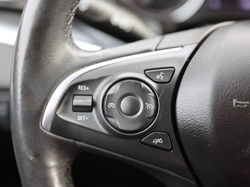 Used 2020 Buick Enclave Essence image 39