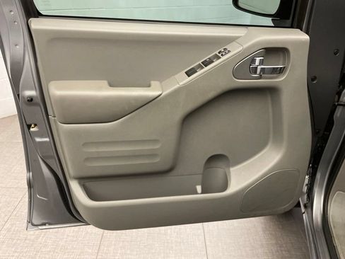 Used 2021 Nissan Frontier SV w/ Midnight Edition Floor Mats AWD/4WD image 20