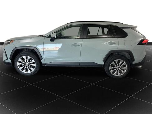 Used 2022 Toyota RAV4 XLE Premium AWD/4WD image 2