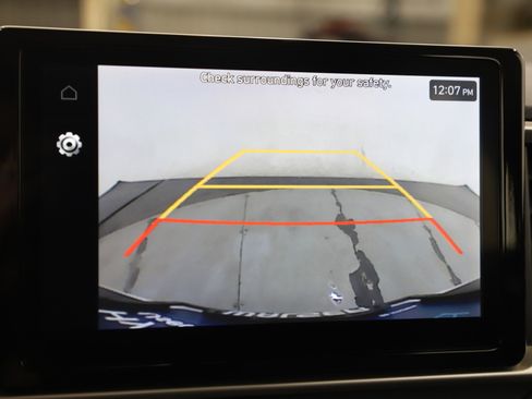 Certified 2023 Hyundai Venue Limited w/ Cargo Package image 28