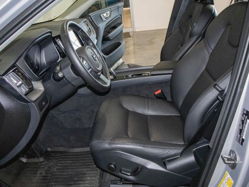 Used 2024 Volvo XC60 B5 Core image 8