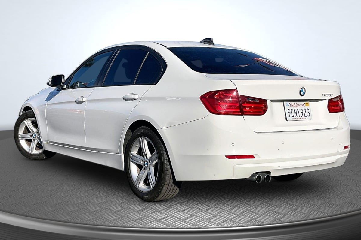 Used 2013 BMW 328i Sedan RWD image 2