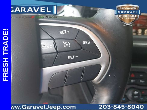 Used 2016 Dodge Challenger SXT Plus RWD image 6