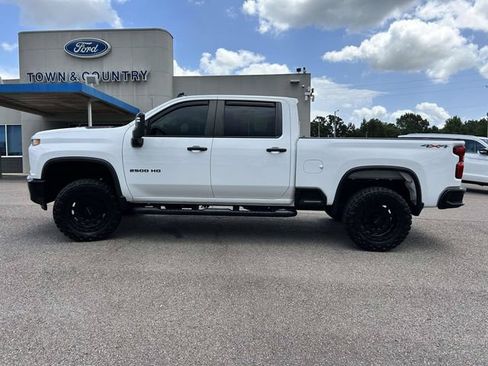 Used 2023 Chevrolet Silverado 2500 Custom w/ Custom Value Package AWD/4WD image 6
