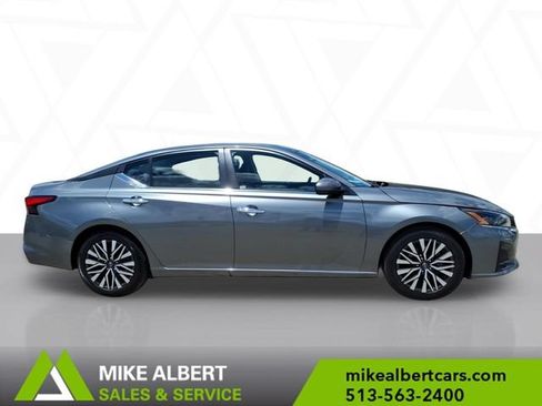 Used 2023 Nissan Altima 2.5 SV FWD image 8