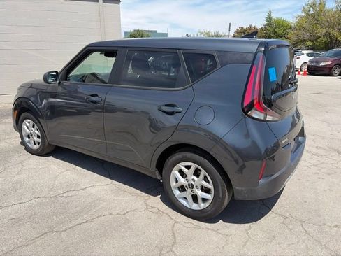 Used 2025 Kia Soul S FWD image 4