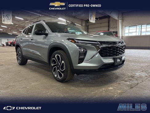 Certified 2025 Chevrolet Trax RS w/ Sunroof Package image 1