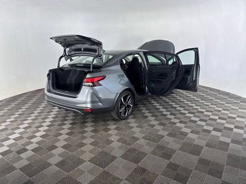 Used 2024 Nissan Versa SR FWD image 16