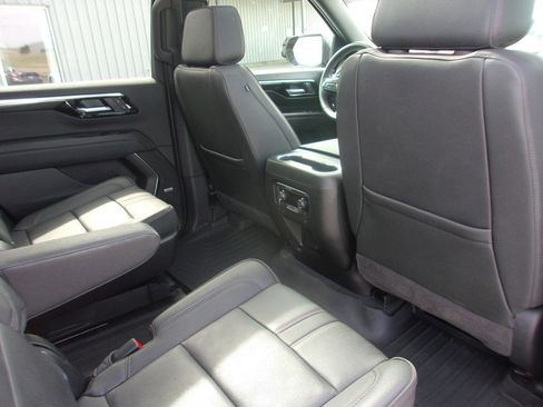 Used 2025 Chevrolet Tahoe RST w/ RST Capability Package image 24