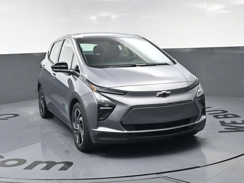 Used 2023 Chevrolet Bolt LT w/ Infotainment Package image 3