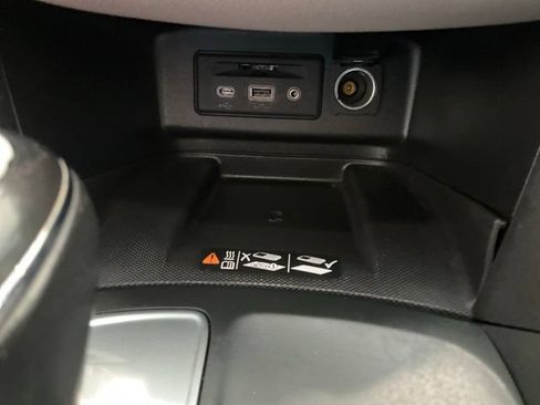 Used 2019 Chevrolet Equinox Premier FWD image 12