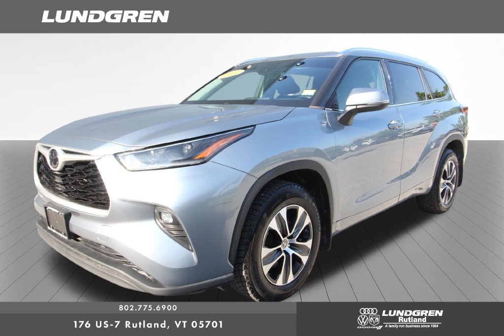 Used 2021 Toyota Highlander XLE AWD/4WD image 8