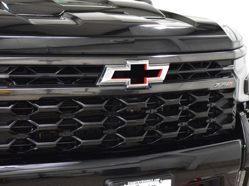 Used 2024 Chevrolet Silverado 1500 ZR2 w/ Technology Package AWD/4WD image 10