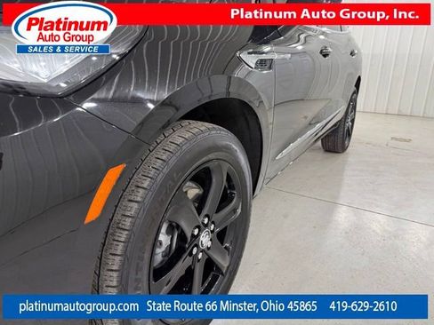 Used 2023 Buick Enclave Essence w/ Sport Touring Edition FWD image 43