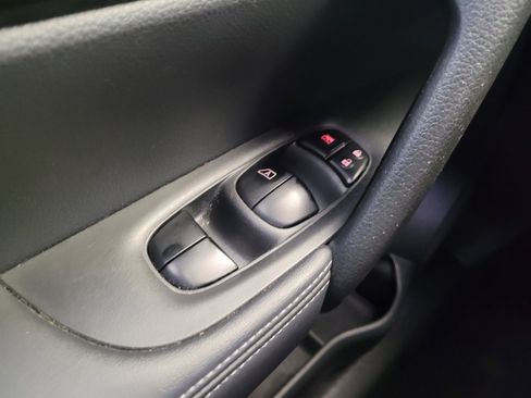 Used 2018 Nissan Rogue S FWD image 27