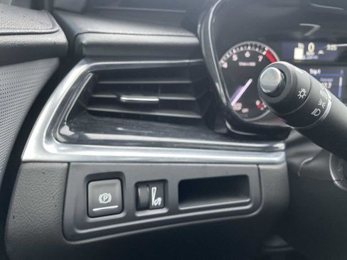 Used 2025 Cadillac XT5 Premium Luxury image 18