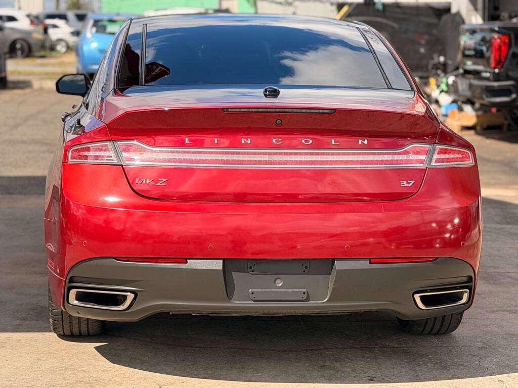 Used 2013 Lincoln MKZ FWD image 9
