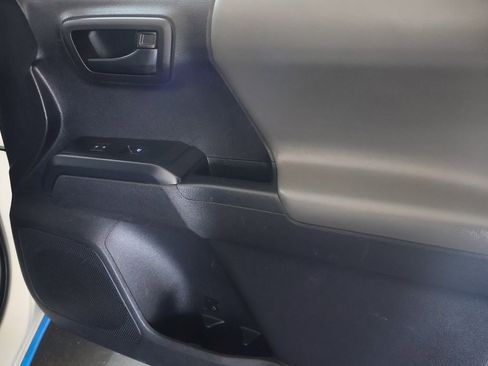 Used 2022 Toyota Tacoma SR image 12
