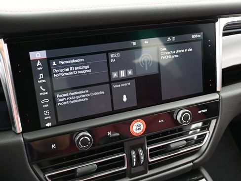 Certified 2026 Porsche Macan AWD/4WD image 21