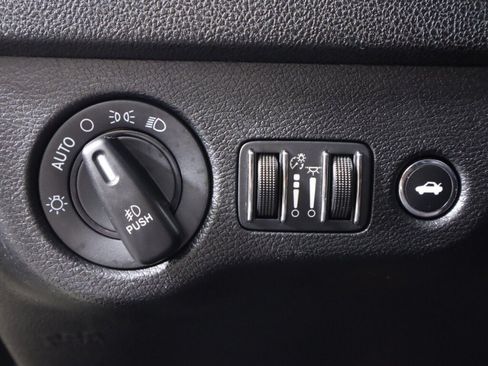 Used 2019 Dodge Charger R/T w/ Blacktop Package RWD image 10