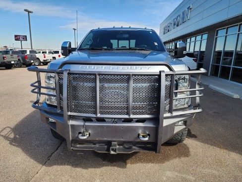 Used 2022 Ford F250 Lariat w/ Chrome Package image 3