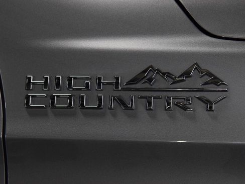 Used 2024 Chevrolet Tahoe High Country AWD/4WD image 14
