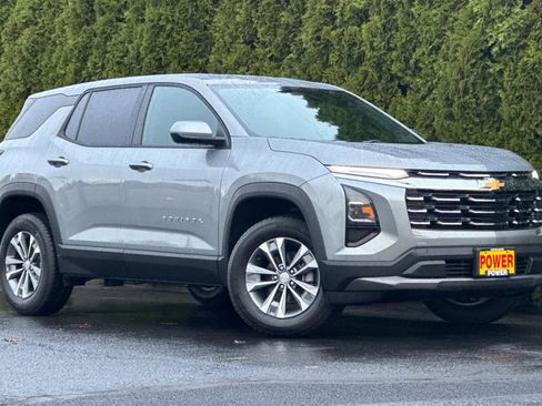 New 2026 Chevrolet Equinox LT image 2