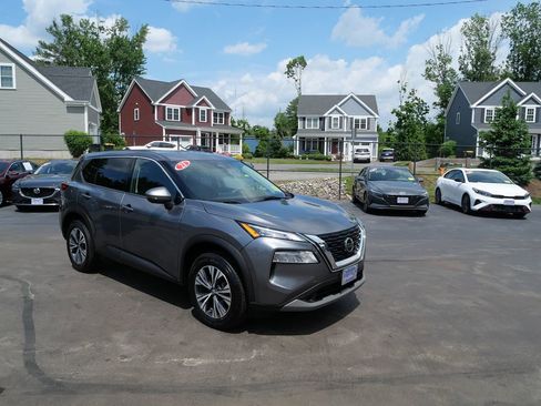 Used 2021 Nissan Rogue SV AWD/4WD image 2