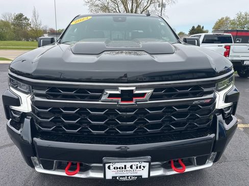 Used 2023 Chevrolet Silverado 1500 ZR2 w/ Technology Package AWD/4WD image 6