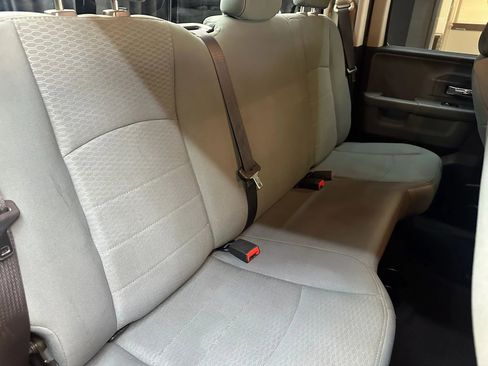 Used 2018 RAM 1500 Classic SLT image 28