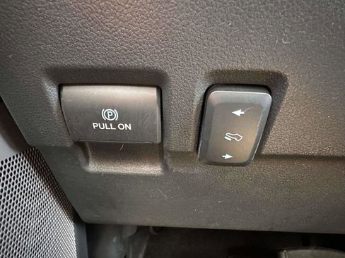 Used 2023 Ford F250 Lariat w/ Lariat Ultimate Package AWD/4WD image 18