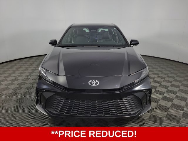 Used 2025 Toyota Camry SE w/ Convenience Package FWD image 2