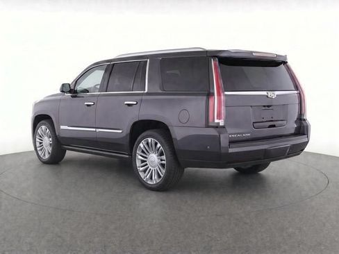 Used 2018 Cadillac Escalade Platinum AWD/4WD image 2