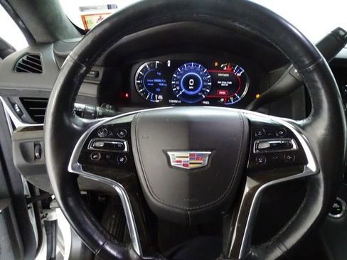 Used 2017 Cadillac Escalade ESV Platinum AWD/4WD image 6