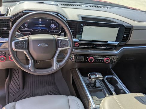 Used 2023 Chevrolet Silverado 1500 RST AWD/4WD image 10