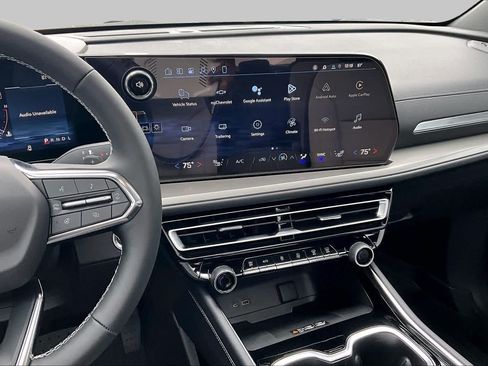 New 2026 Chevrolet Traverse LT w/ Sun and Wheel Package FWD image 7