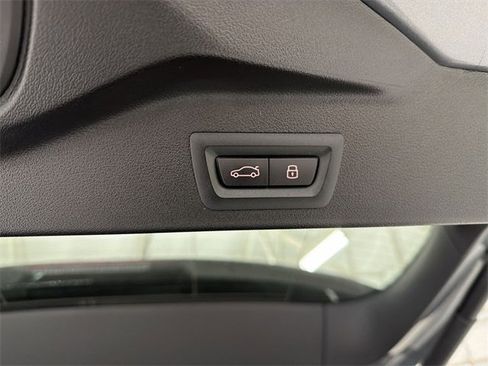 Used 2024 BMW X5 xDrive50e image 17