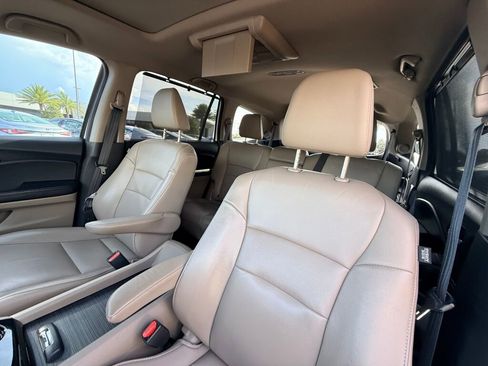 Used 2016 Honda Pilot Touring image 24
