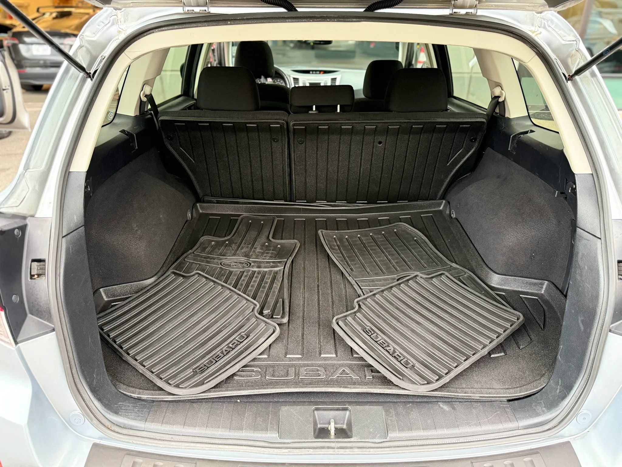 Used 2014 Subaru Outback 2.5i Premium w/ Moonroof Package AWD/4WD image 21