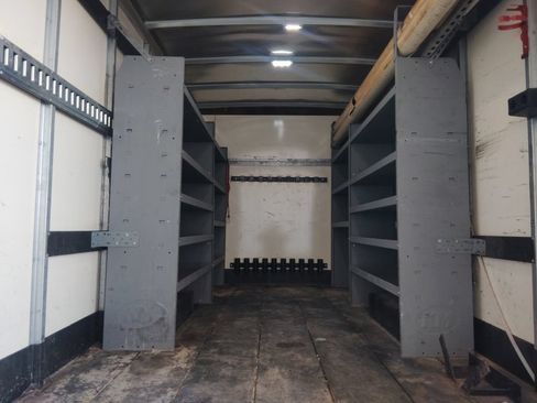 Used 2018 Chevrolet Express 3500 w/ Driver Convenience Package RWD image 16