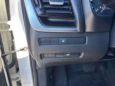 Certified 2021 Nissan Rogue SV w/ Premium Package image 20