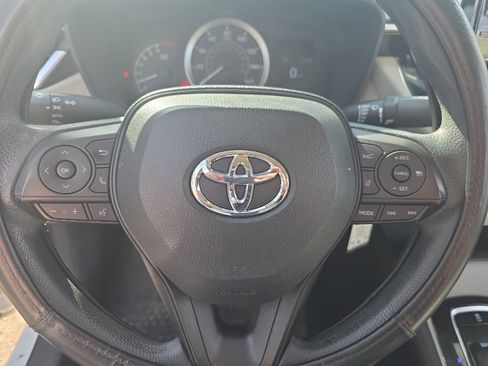 Used 2020 Toyota Corolla LE image 16