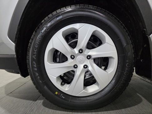 Used 2024 Toyota RAV4 LE image 22